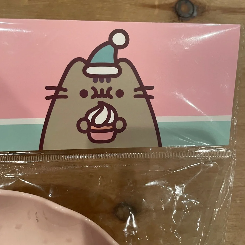 NIP Pusheen Box Decorative Cake Stand Subscription exclusive Kids Winter 2024